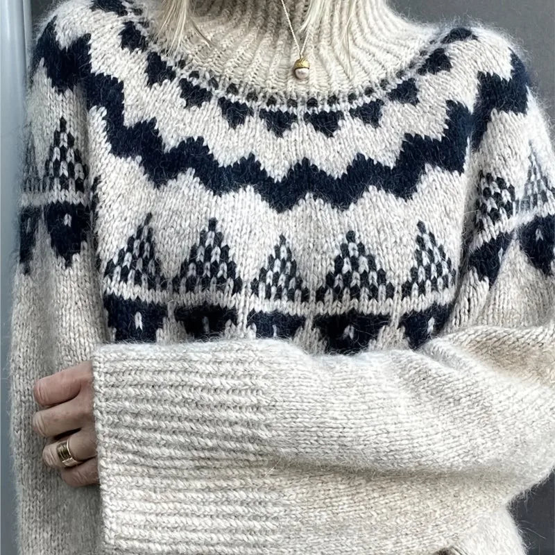 Clara - Sweater with shoulder pattern